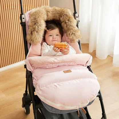 Chanceliere Bébé Évolutive| NuageSerein Bébé bien au chaud dans sa chancelière isotherme pour affronter le froid