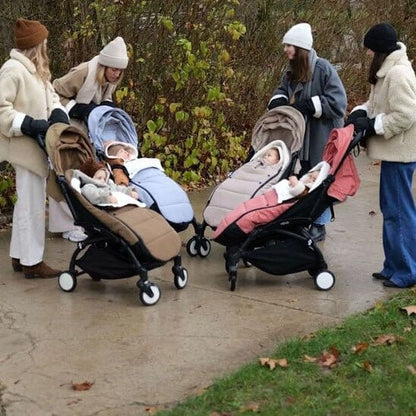 Chancelière Poussettes LutinConfort Design ergonomique pour cette chancelière respectant la posture de bébé