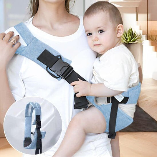 Écharpe de portage CâlinWrap : position physiologique avec bébé bien assis et soutenu sur la hanche