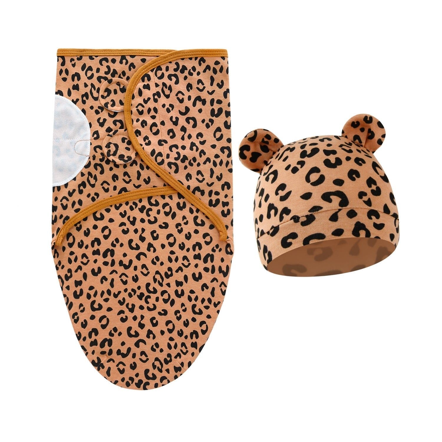 Nid d'Ange Zonath™ Léopard : la praticité d'un cocon avec bonnet pour protéger bébé.