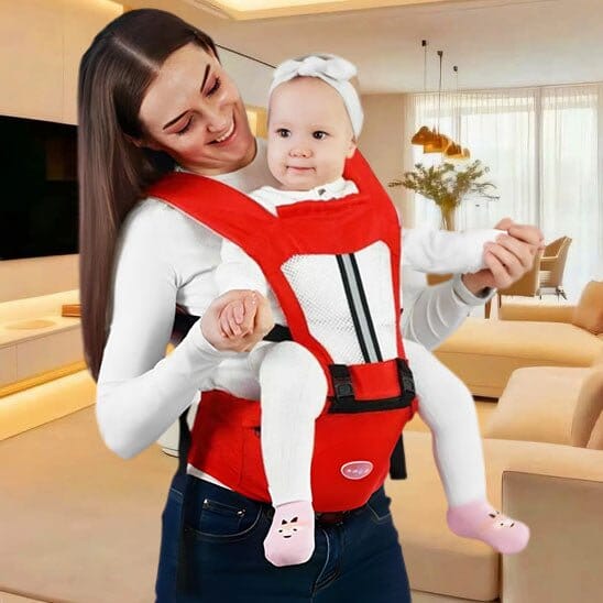 Porte Bébé SécuDoux respirant bébé assis sur le tabouret avec maman